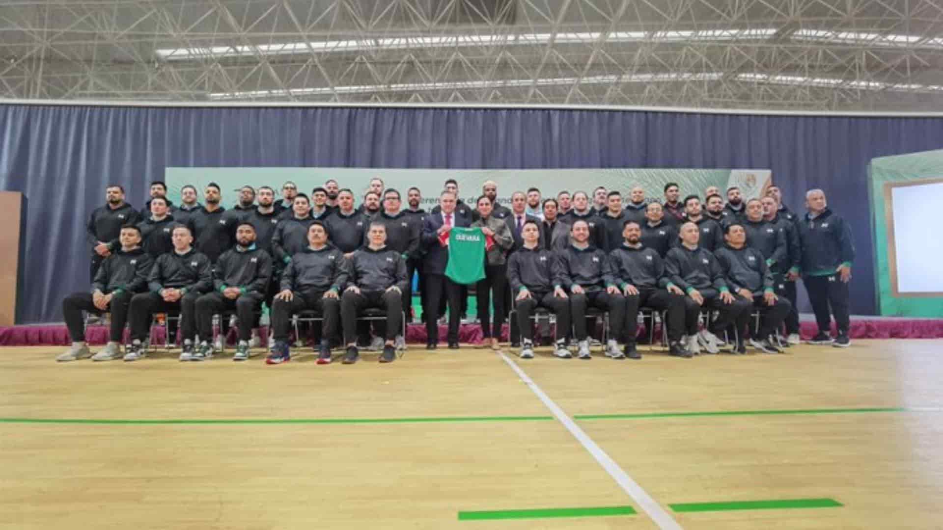 Los Naranjeros de México junto con ana Gabriela Guevara previo al viaje a Miami, Florida.