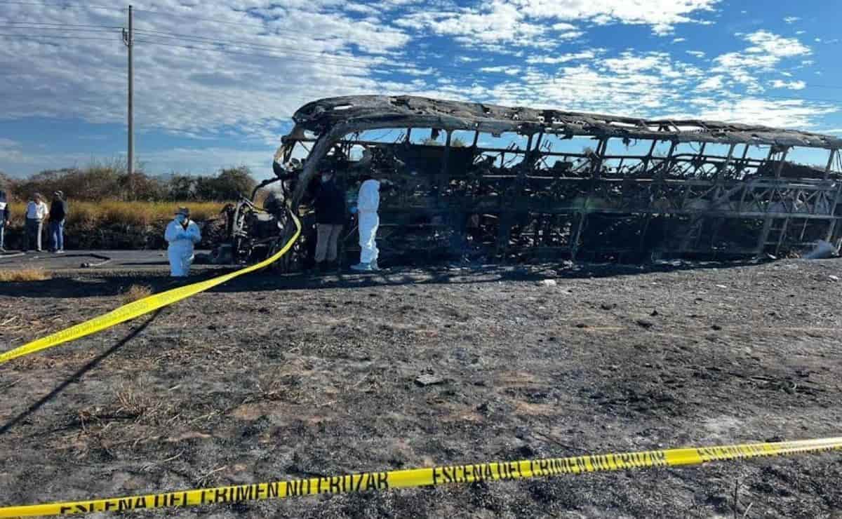 Actualiza IMSS estado de salud de heridos del camión 502; uno sería el chofer del tráiler