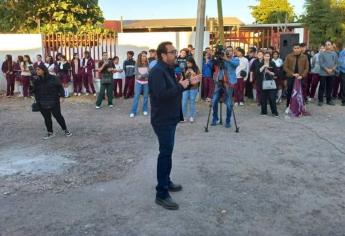 Gámez Mendívil da banderazo a inicio de pavimentación de calle en La Conquista en Culiacán