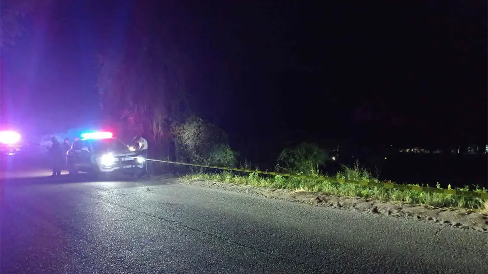 Un joven se accidentó en su camioneta y falleció en Tepuche, Culiacán. FOTO: Luis Ramírez.