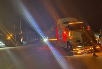 Motociclista termina herido de gravedad tras impactarse contra un tráiler en Villa Unión