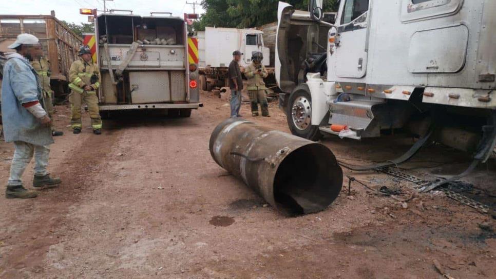 Termina con quemaduras tras explotar el tanque de un tráiler que soldaba en Los Mochis