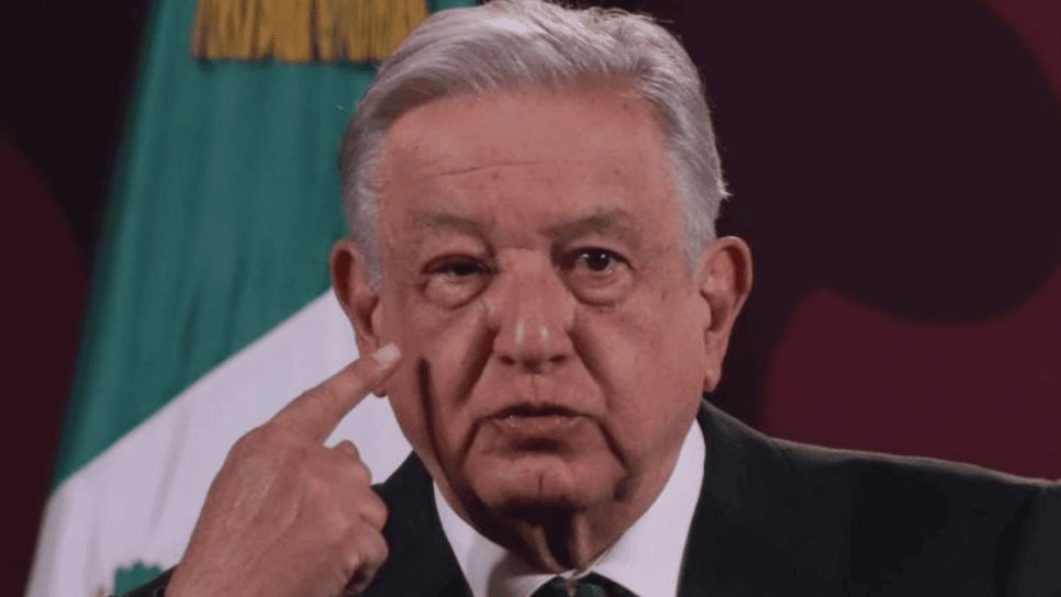 AMLO aparece con ojo hinchado en «La mañanera»: ¿Qué le pasó?