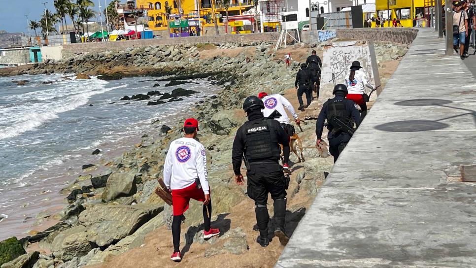 Operativo de seguridad retira objetos peligrosos de Olas Altas previo al Carnaval de Mazatlán