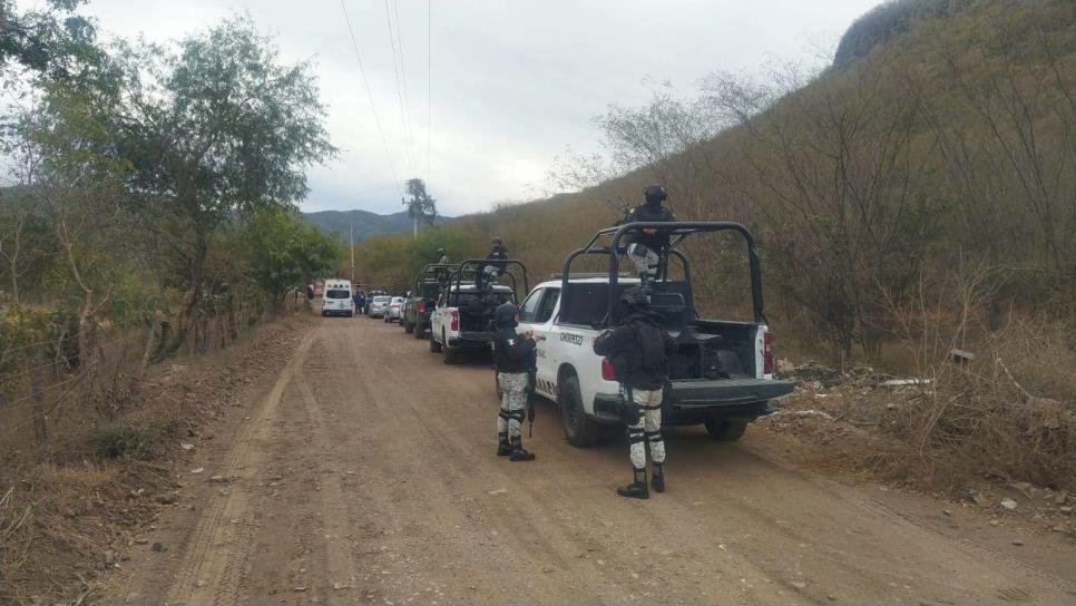 Encuentran un hombre ejecutado con un perro de juguete encima en Culiacán