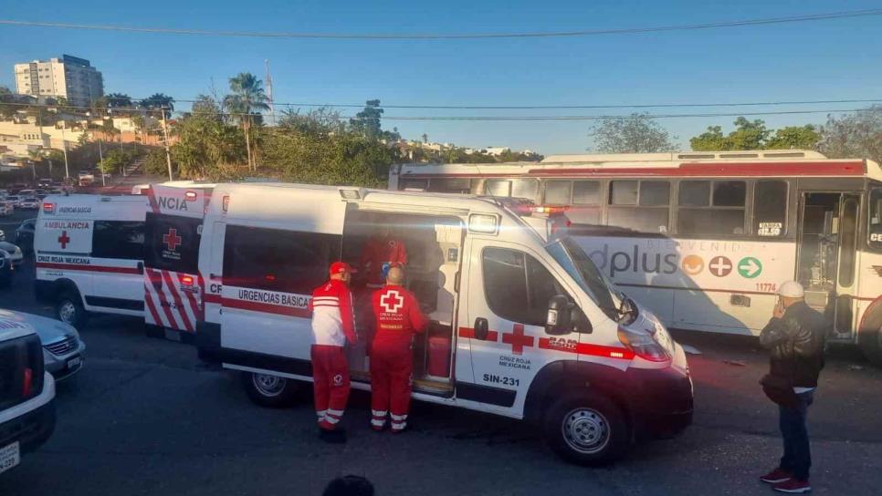 Choque entre camiones en Culiacán dejó 38 heridos, algunos graves