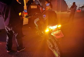 Conductora embiste a pareja de motociclistas en el Lienzo Charro, a la salida de Los Mochis.