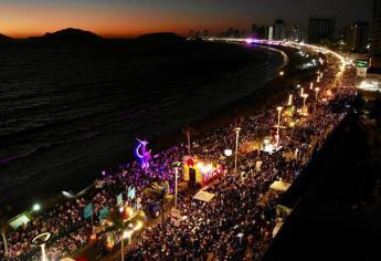 Durante el desfile del Carnaval 600 mil personas acudieron al Malecón de Mazatlán 