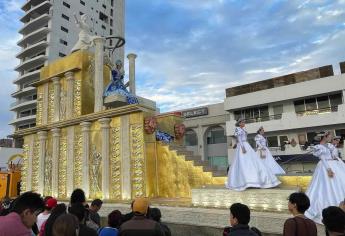 En medio del ocaso despiden al Carnaval de Mazatlán con segundo desfile de carros alegóricos