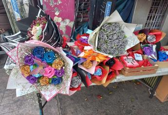 Ramos de hasta 4 mil pesos se venden en el Mercado de Las Flores en Culiacán por San Valentín