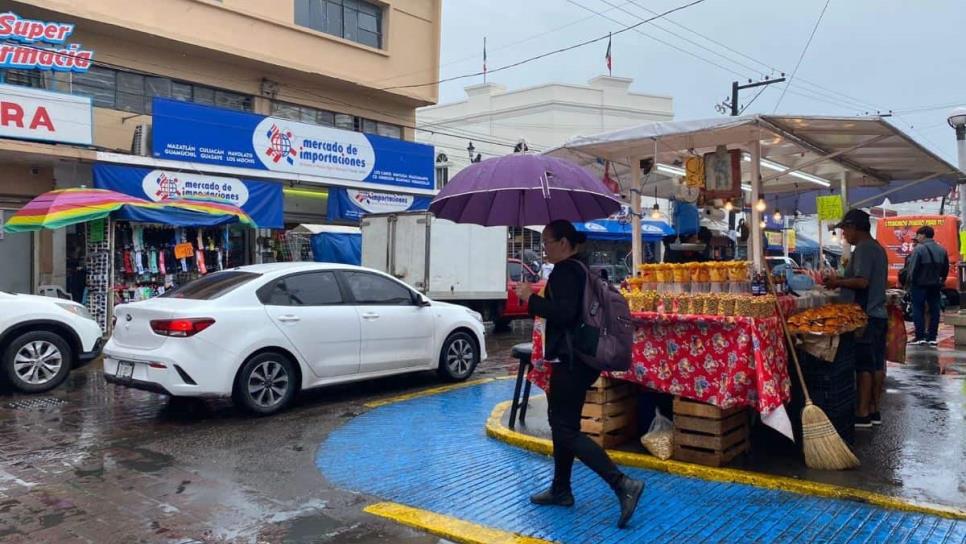 Durante las próximas 12 horas en el sur de Sinaloa se esperan lluvias ligeras: Juan Espinoza Luna 