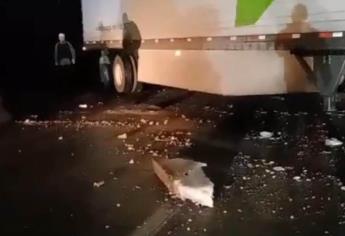 Tráiler protagoniza aparatoso accidente vial y obstruye autopista Mazatlán-Culiacán