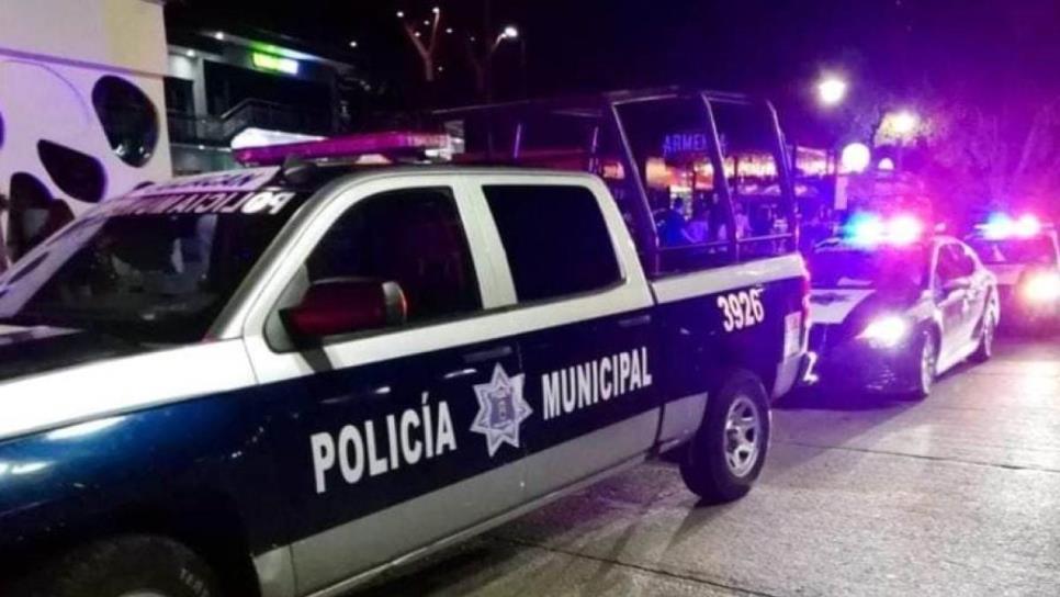 Despojan otra camioneta a punta de pistola a las afueras de un supermercado en Culiacán 