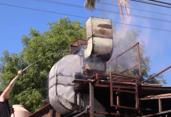Incendio en la campana de una taquería de Los Mochis alerta a trabajadores