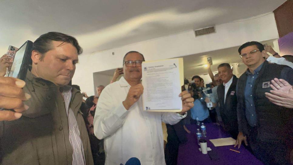 Se registra «Mingo» Vázquez como precandidato del PAS a la Presidencia Municipal de Ahome