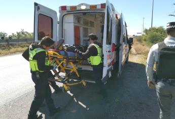 Motociclista termina grave tras salirse de la carretera federal México 15 en Ahome