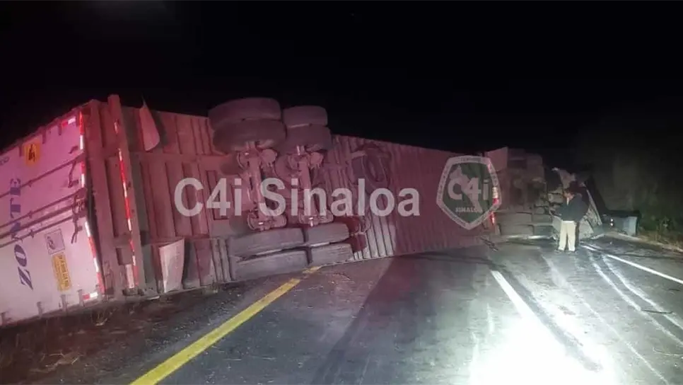El hecho causará caos vial por varios minutos. FOTO: C4i Sinaloa