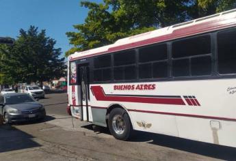 Mujer resulta herida tras ser atropellada por camión urbano en Culiacán