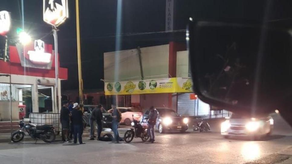 Motociclista sufre fuerte accidente automovilístico en Culiacán