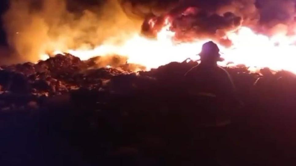 Se incendia el tiradero de llantas del basurón de Culiacán 