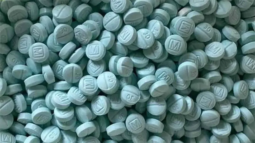 Federales aseguran fentanilo y metanfetamina en una paquetería en Culiacán.