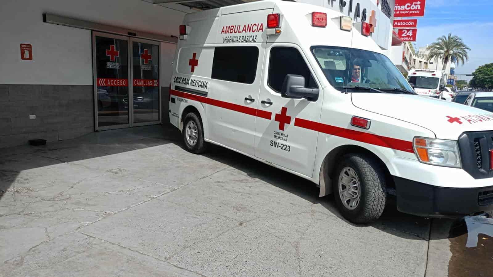 Joven llega a Cruz Roja de Culiacán con golpes y una herida en el pecho. | FOTO: Temática.