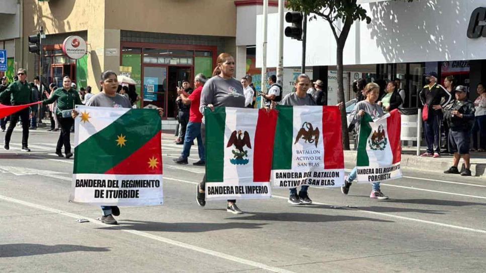 Con un desfile, conmemoran el Día de la Bandera en Culiacán 