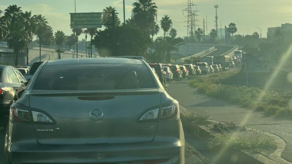 Colapsa tráfico al norte de Culiacán tras accidente de dos vehículos