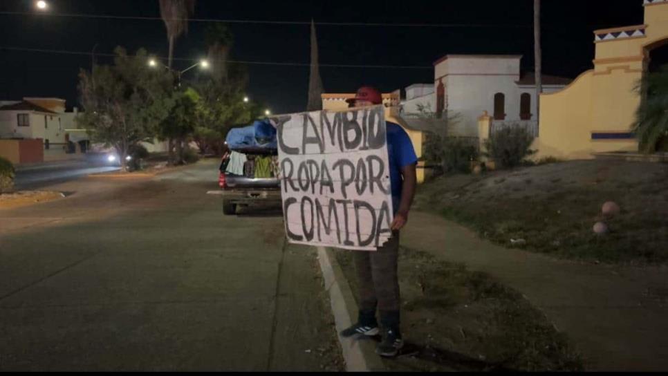 Humilde familia cambia ropa por alimentos en Los Mochis; migraron de Ciudad Juárez, Chihuahua Humilde familia cambia ropa por alimentos en Los Mochis; migraron de Ciudad Juárez, Chihuahua