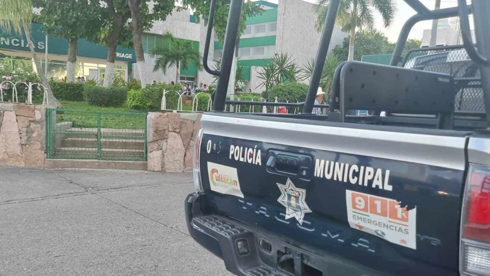 Policía se lastima fuertemente tras volcarse en la carretera Navolato - Culiacán