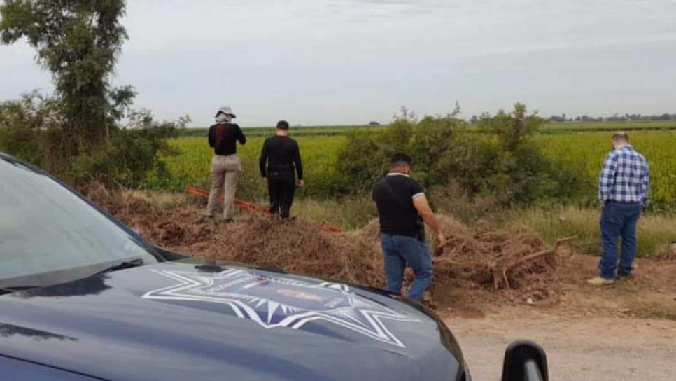 Localizan a un hombre en descomposición al interior de un canal en Guamúchil