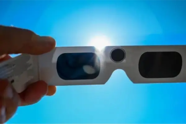 Eclipse Solar 2024: esto cuestan los lentes más seguros para ver el cielo el 8 de abril Eclipse Solar 2024: esto cuestan los lentes más seguros para ver el cielo el 8 de abril