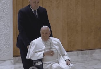 Trasladan al Papa Francisco a un hospital en Roma