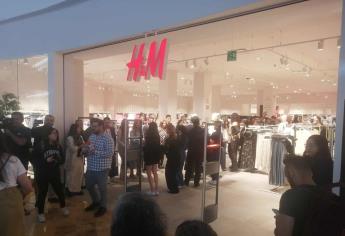 H&M abre su segunda tienda en Culiacán y la abarrotan tras corte de listón