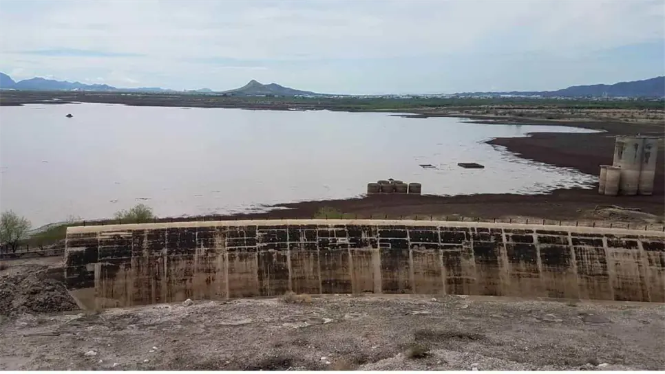 Presas sin agua en Sonora. | FOTO: Twitter.