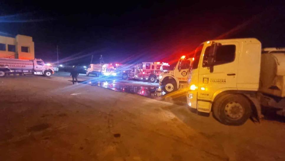 Incendio destruye bodega de insumos agrícolas en Costa Rica, Culiacán Incendio destruye bodega de insumos agrícolas en Costa Rica, Culiacán