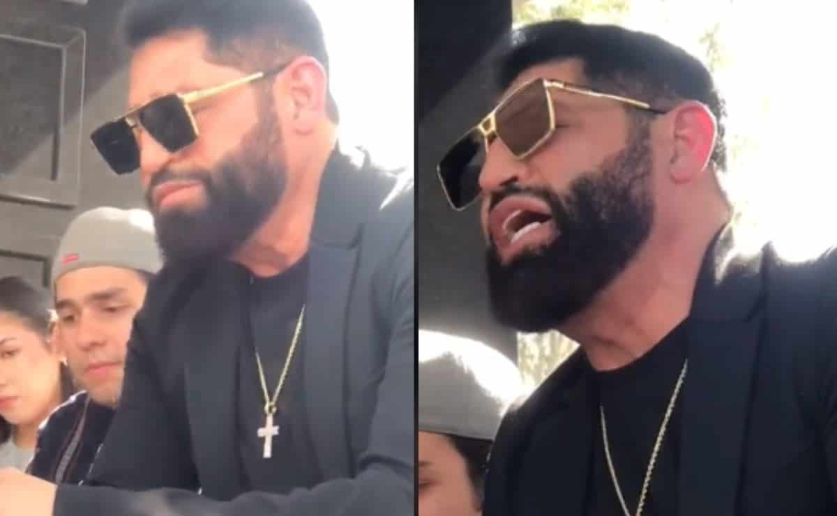 Así canta Pancho Barraza en el sepelio del padre de unos de sus amigos | VIDEO