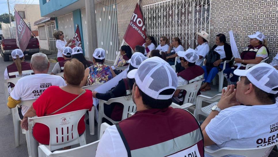 Con recorrido de calles en colonia de Mazatlán inicia campaña Olegaria Carrasco