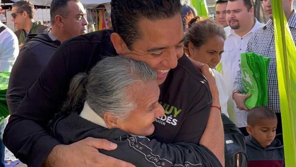 Jesús Valdés Palazuelos lleva su campaña electoral al tianguis Los Huizachez en Culiacán