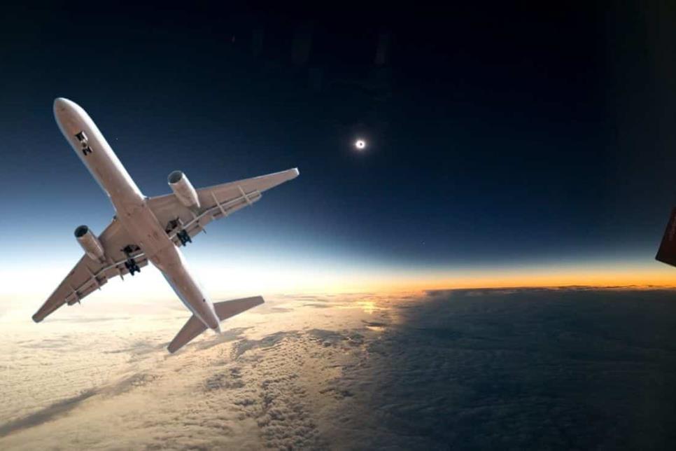 Eclipse Solar 2024: estas aerolíneas ofrecen vuelos para ver este fenómeno desde el aire