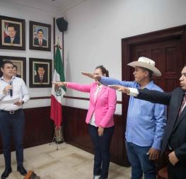 Regidores suplentes de Culiacán rinden protesta