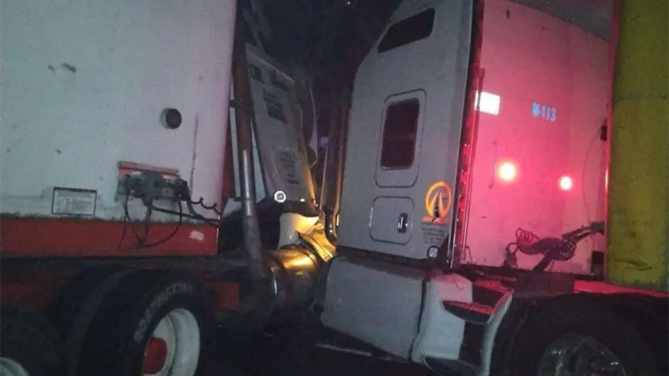 Choque de tráileres en San Ignacio deja cuatro personas lesionadas