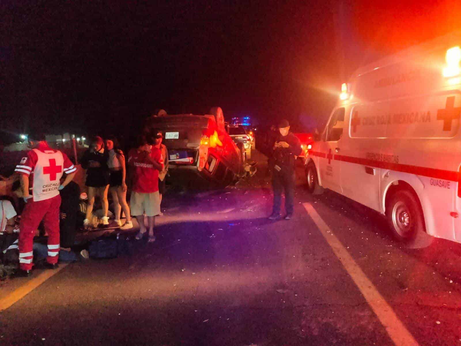 Aparatosa carambola en la México 15 en Cuatro Caminos Guasave. | FOTO: Luz Noticias.