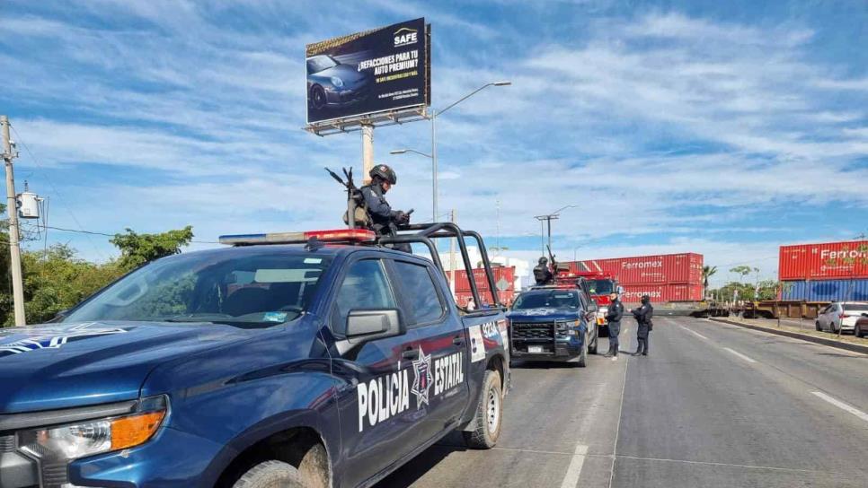 Motociclistas despojan camioneta en Culiacán