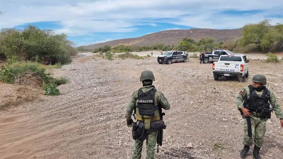 La aeronave aterrizó de emergencia en el arroyo de Baila. FOTO: Luis Gerardo Ramírez