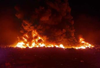 Fuerte incendio consume la zona de llantas en el basurón de Culiacán