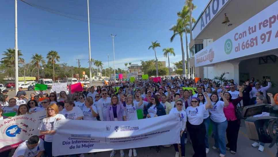 Mujeres marchan este 8M en Los Mochis por la igualdad de género y el respeto a los derechos de las mujeres