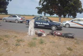Choque entre dos motocicletas en Estación Bamoa deja tres jóvenes lesionados