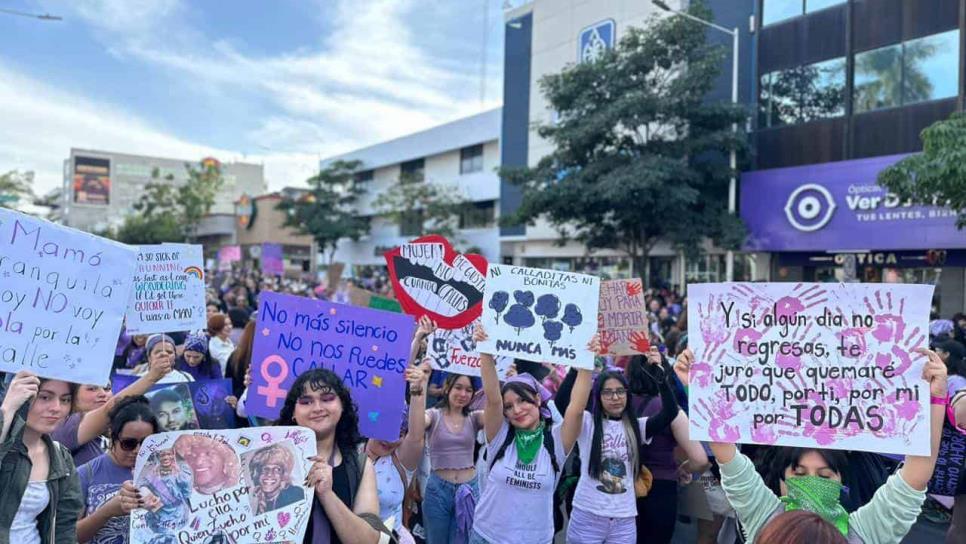 ¡Por las asesinadas! Mujeres salen a las calles de Culiacán a exigir justicia en el 8M