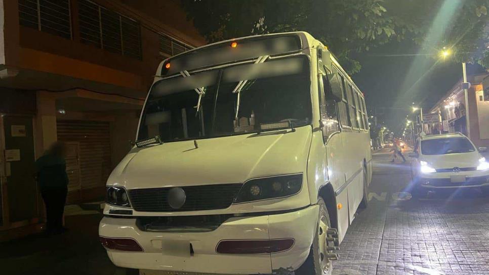 Detienen a chofer de camión urbano en Culiacán por acosar sexualmente a una joven